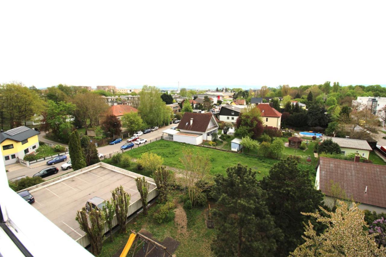 Geraeumige Ferienwohnung Im Zentrum Sankt Poelten Exterior foto